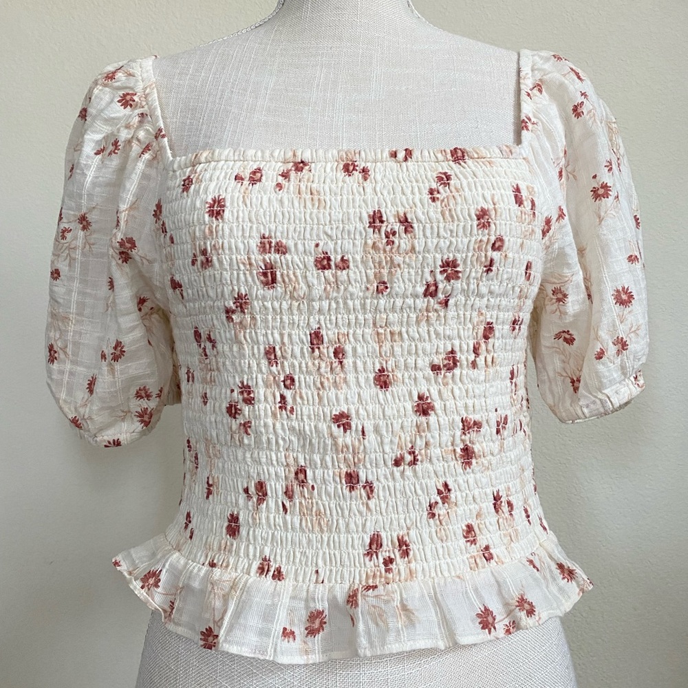 American Eagle Floral Puff Sleeve Blouse